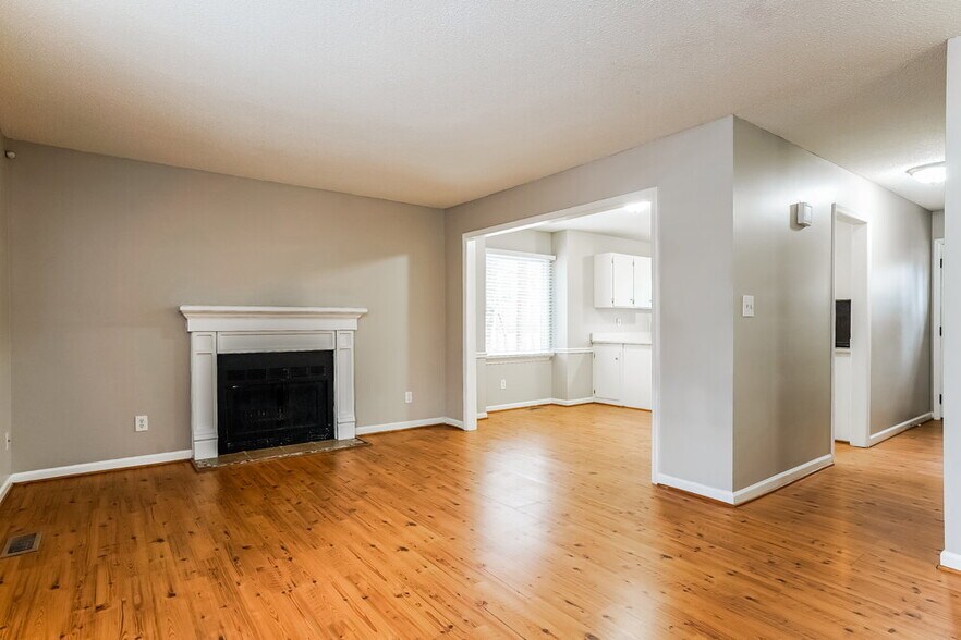 Building Photo - 103 Dwelling Pl