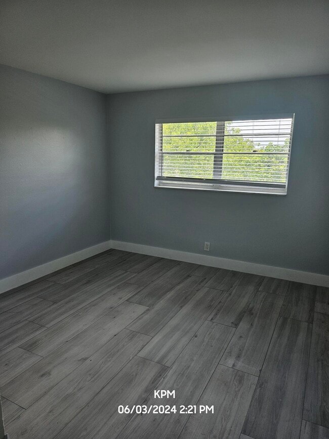 Building Photo - 340 NW 19th St