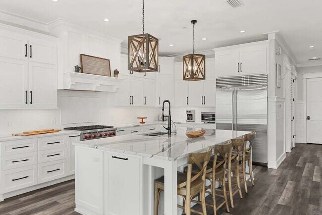 Building Photo - 157 S Arnold Rd