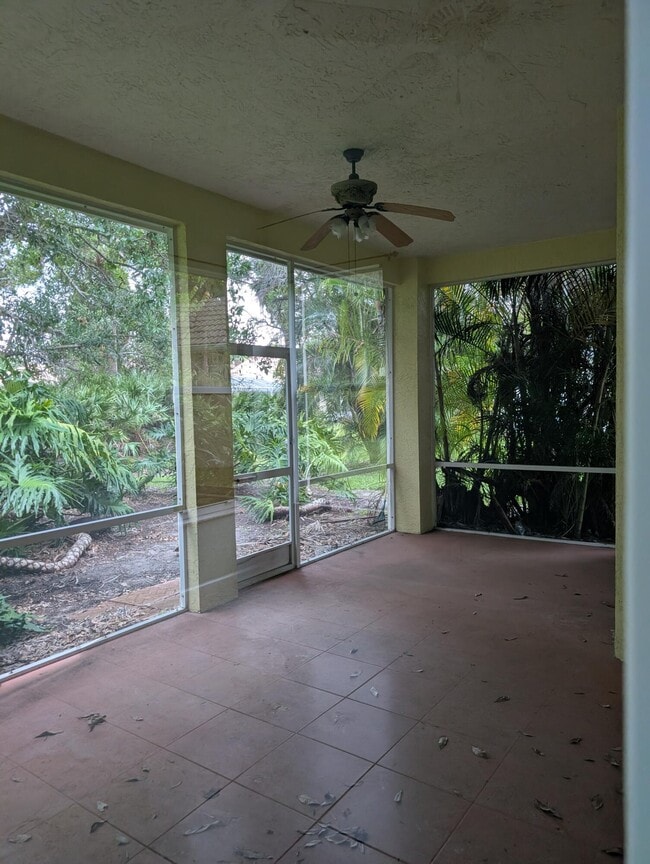 Building Photo - 708 SW St Vincent Cove