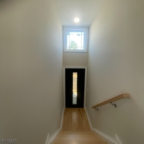 Building Photo - 1297 Avy St