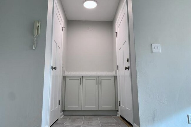 Building Photo - 100 Marcy St