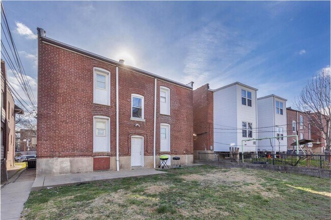 Building Photo - Lindenwood Ave 4919-4921