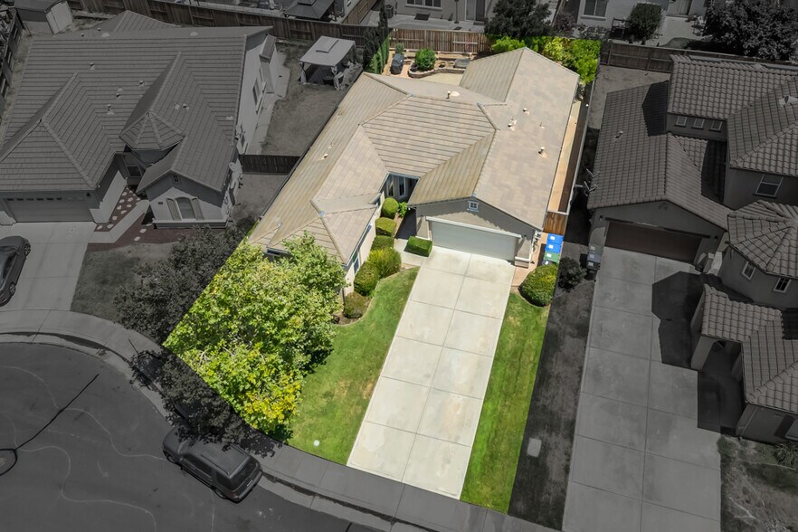 Building Photo - 10159 Festa Ct