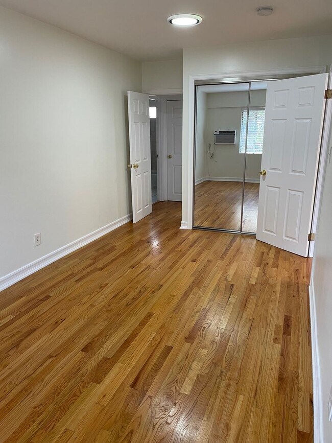 Building Photo - 1445 Echo Park Ave