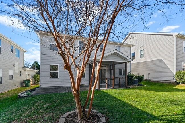 Building Photo - 5023 Lake Grove Blvd