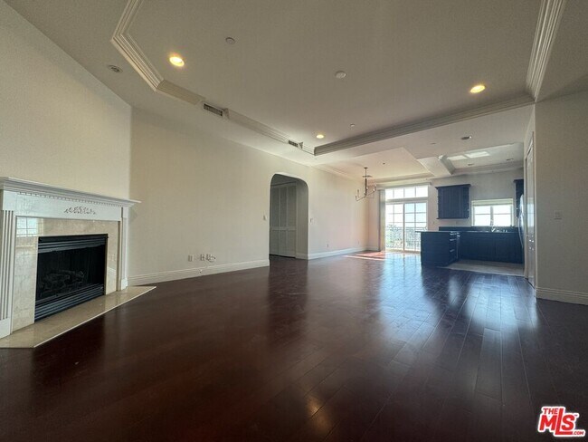 Building Photo - 700 S Ardmore Ave