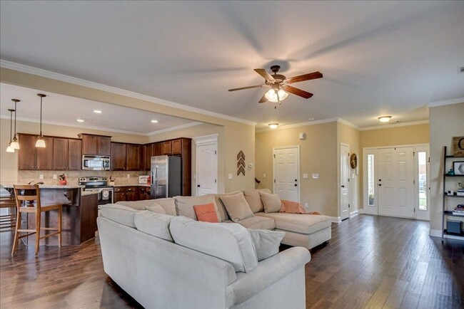 Building Photo - Grovetown Beautiful House
