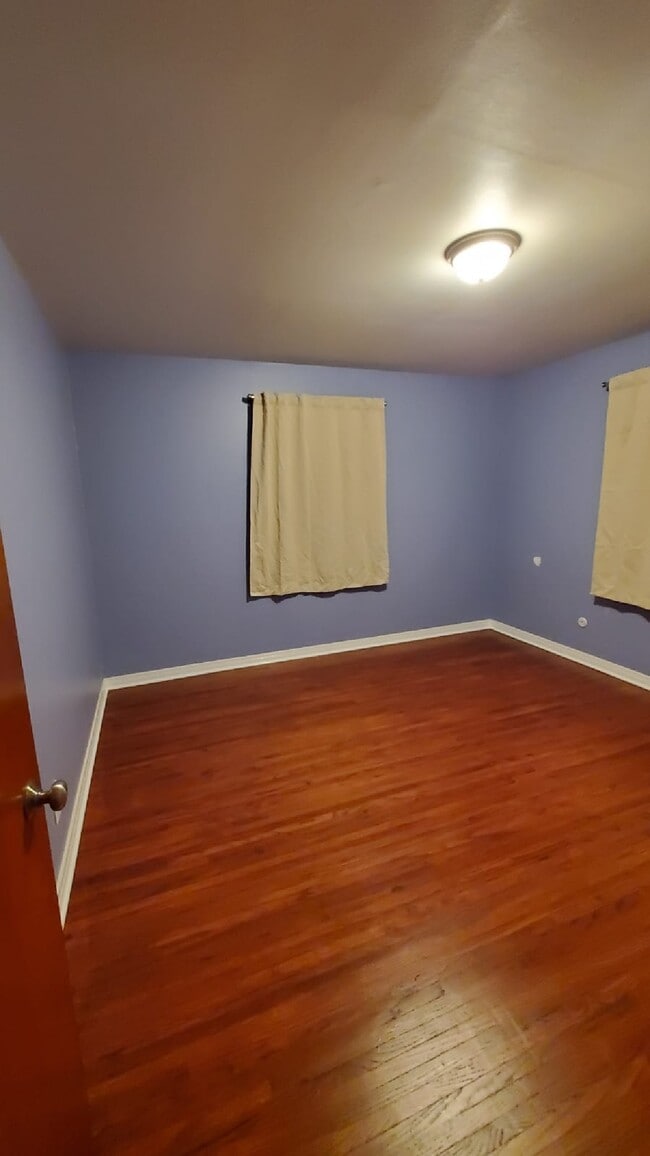Second bedroom - 340 N Brookside St