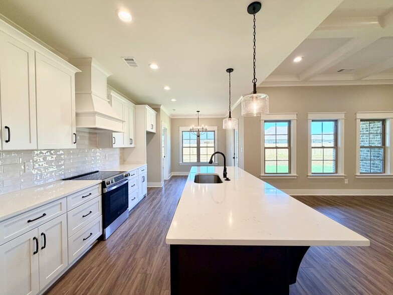 Building Photo - 521 Bristleleaf Path