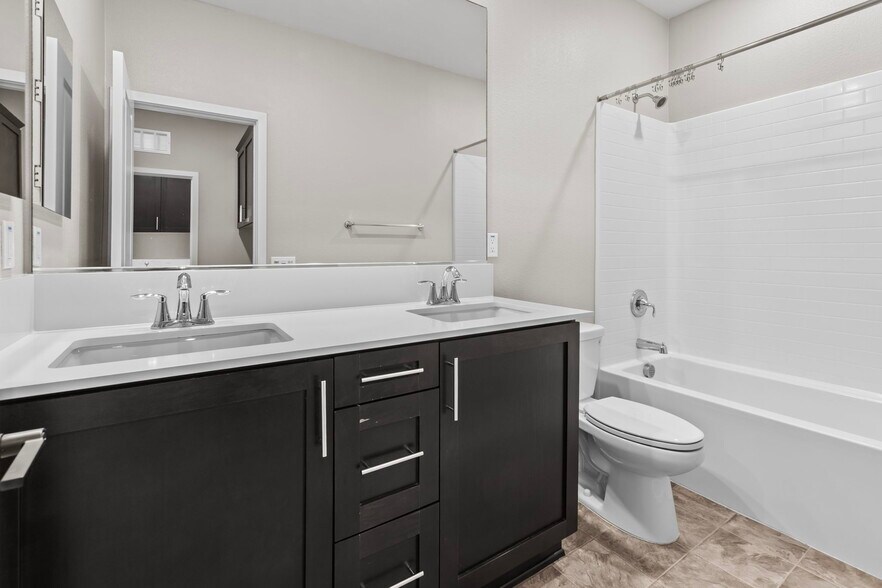 Building Photo - 1073 Delpy View Pt