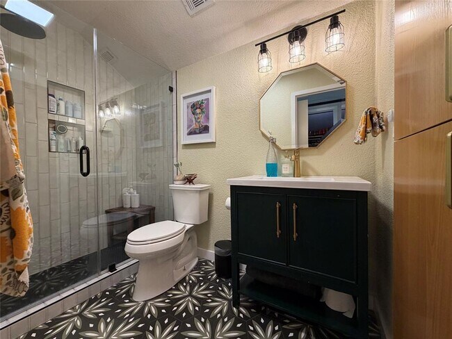 Building Photo - 2626 Baxter Dr