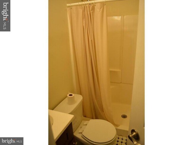 Building Photo - 1133 W Nevada St