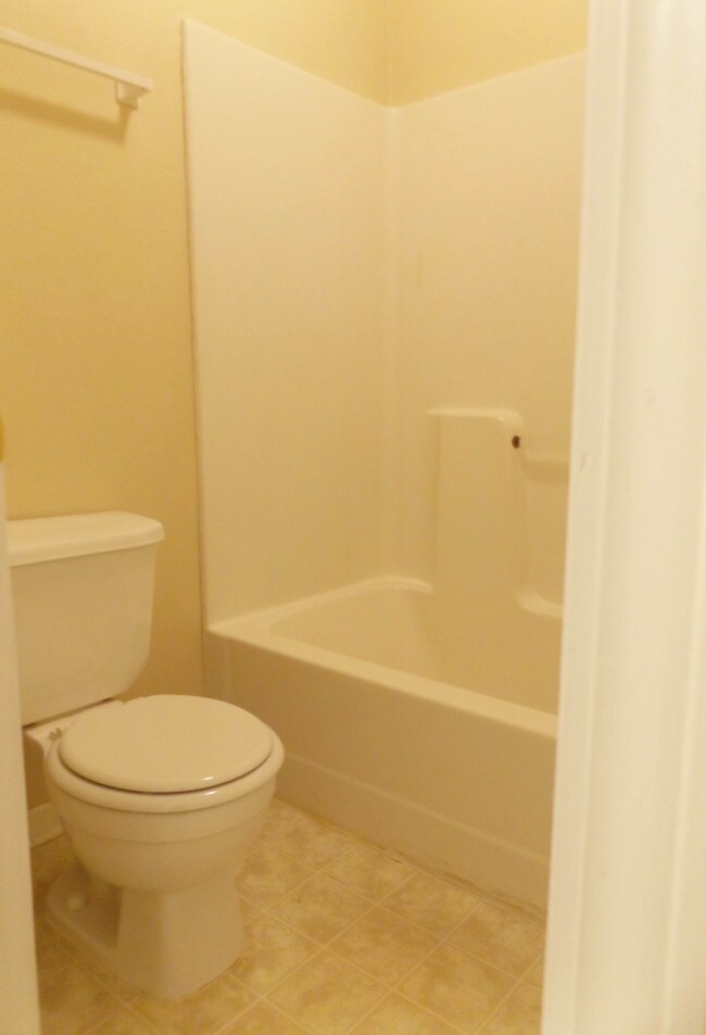 Building Photo - 5645 N Anita Ave