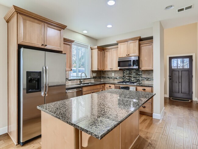 Building Photo - 6102 NW 170th Ave