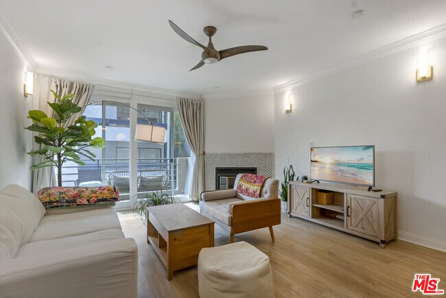 Building Photo - 20 Catamaran St