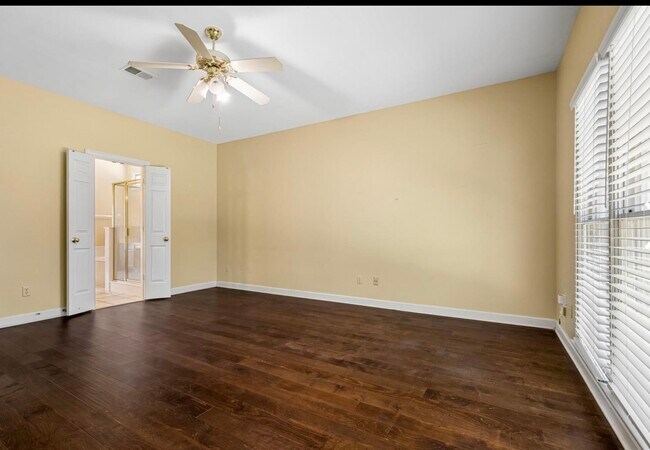 Building Photo - 2033 W Houston Way