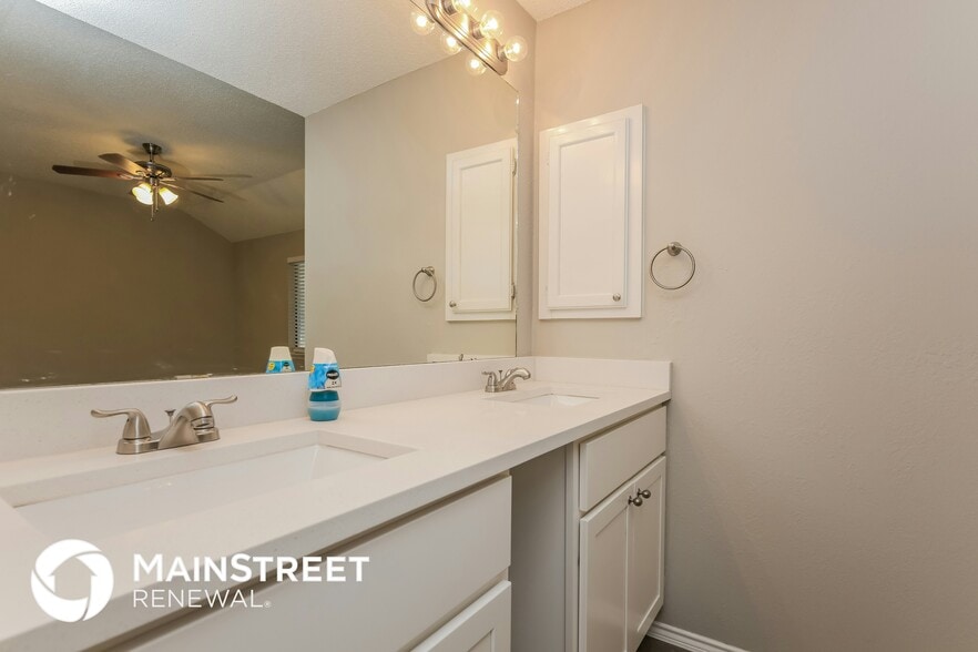 Building Photo - 316 Kalmia Dr