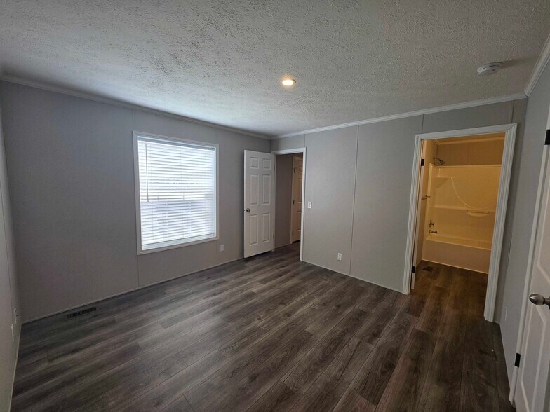 Building Photo - 62 Meggan Dr