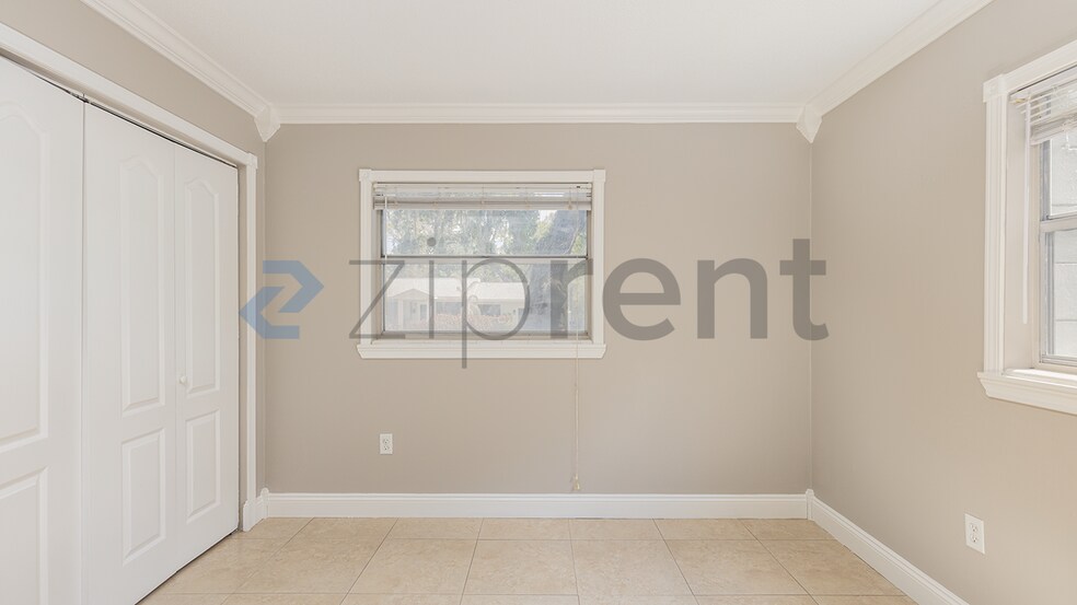 Building Photo - 1123 Elmwood St