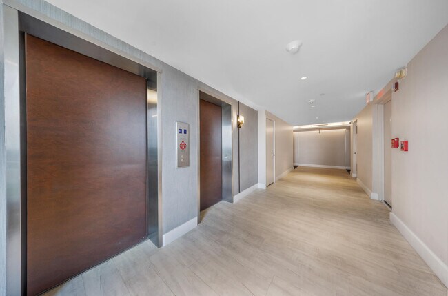 Building Photo - 1000 S Ocean Blvd