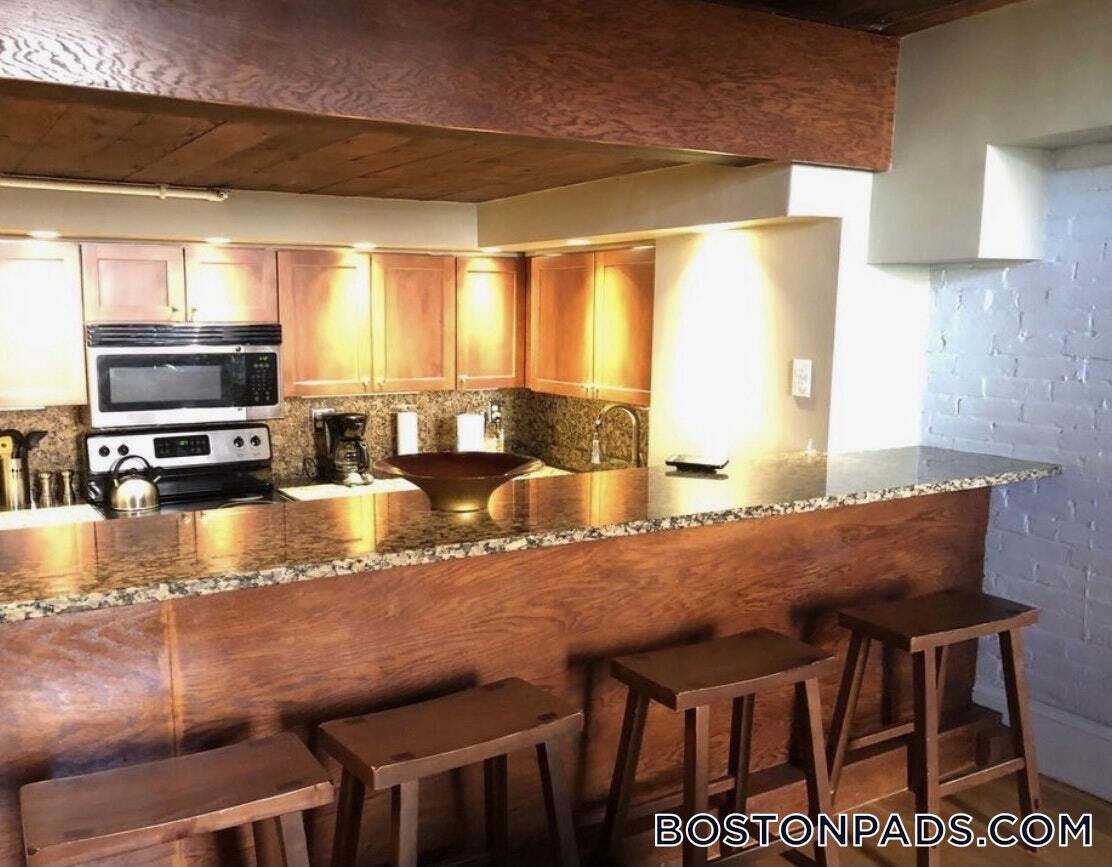 Building Photo - 113 Beacon St