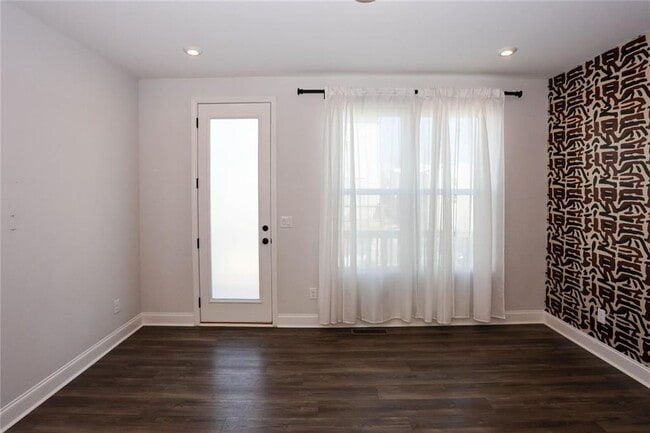 Building Photo - 313 Skylar Way SE