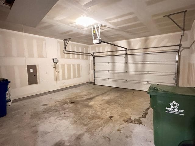 Building Photo - 3401 Riverside Dr