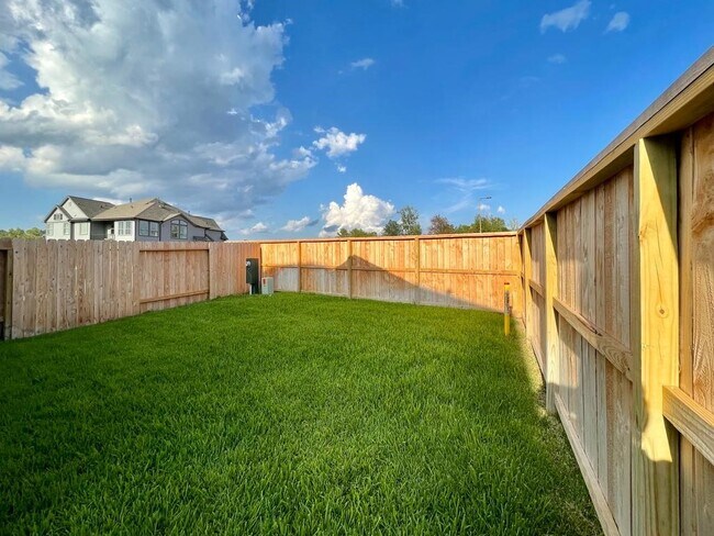 Building Photo - 639 Silver Pear Ct