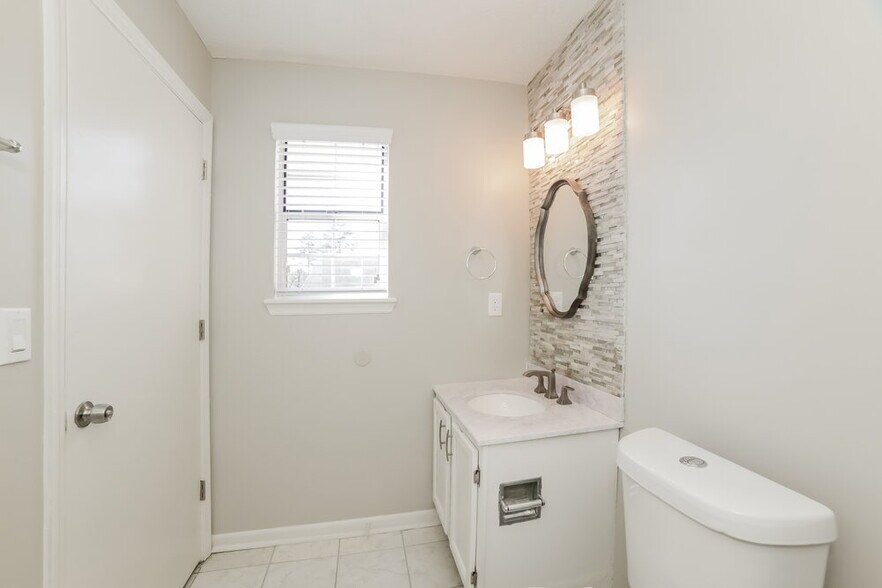 Building Photo - 3729 Riverside Pkwy