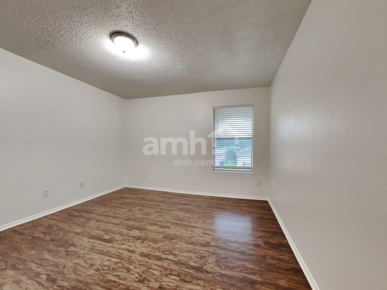 Building Photo - 4105 Hunters Creek Dr
