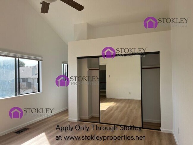 Building Photo - 523 Bustos Pl