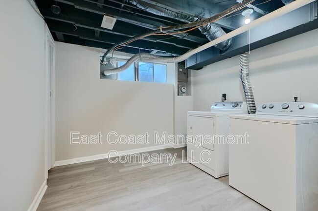 Building Photo - 1535 Chilworth Ave