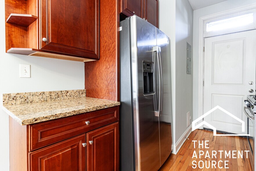 Building Photo - 736 W Addison St