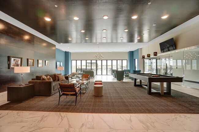 Building Photo - 2875 Olentangy River Rd