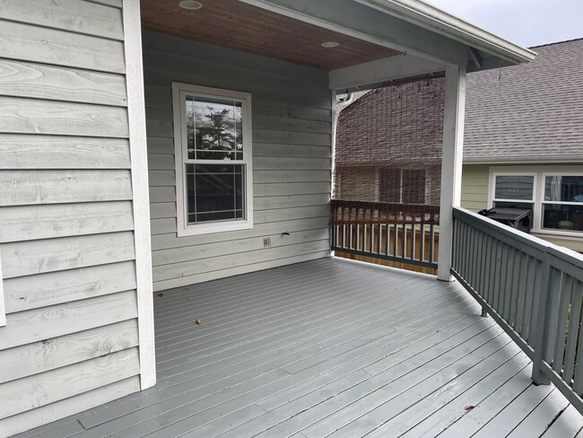 Building Photo - Lovely Home in Holmes Harbor with a Short Term Lease!