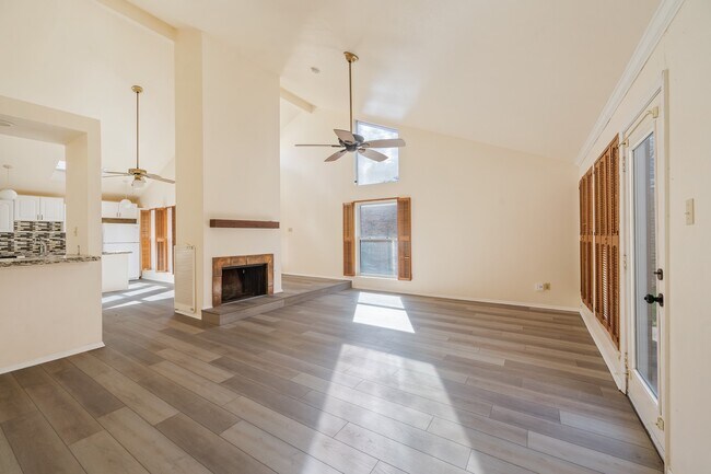 Building Photo - 4330 Willow Beach Dr