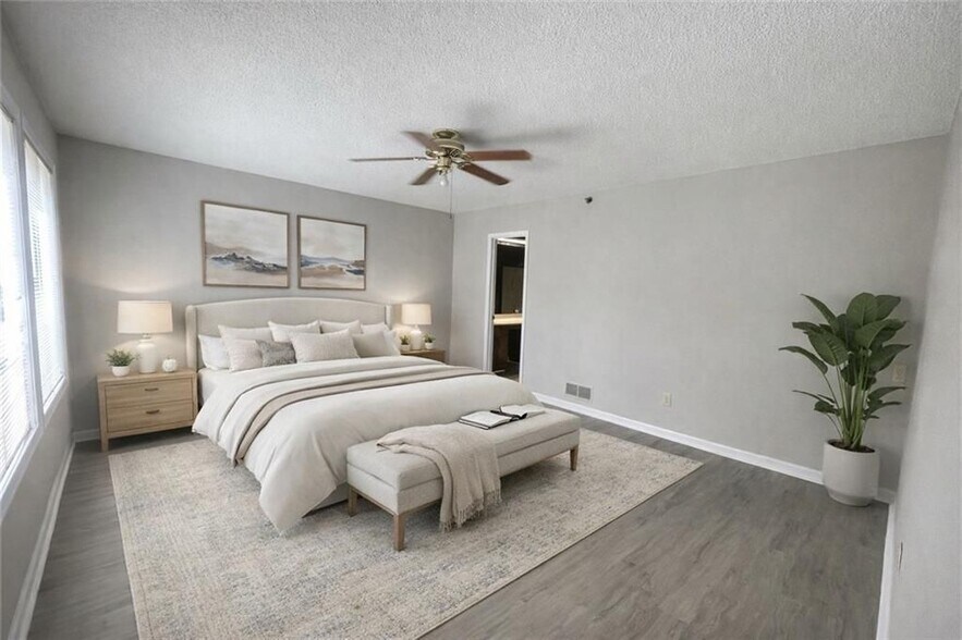 Building Photo - 5053 Gardenia Cir