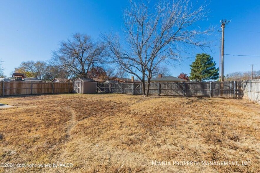 Building Photo - 8100 Santa Fe Trail