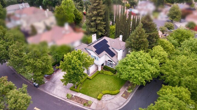 Building Photo - 3500 Crownridge Dr