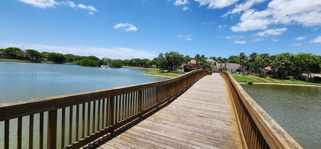 Building Photo - 2470 Centergate Dr