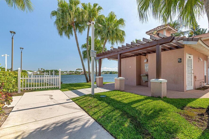Building Photo - 6466 Buena Vista Dr