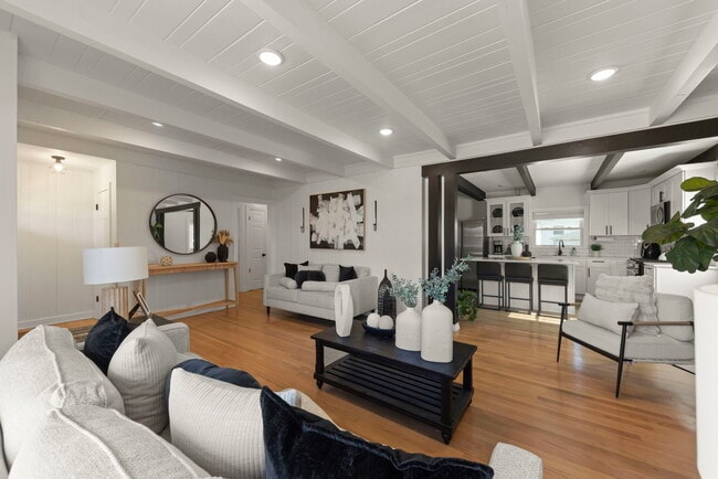 Building Photo - 9525 Parkside Ave