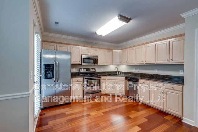Building Photo - 1628 Brentwood Pointe