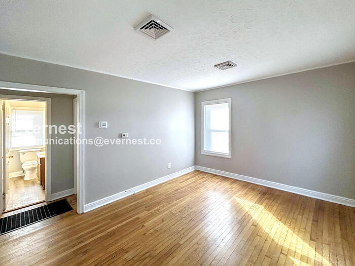 Building Photo - 2919 Creighton Rd