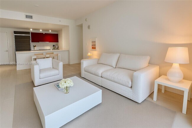 Primary Photo - 1100 S Miami Ave