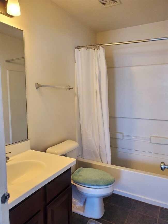 Building Photo - 10070 Cummings St