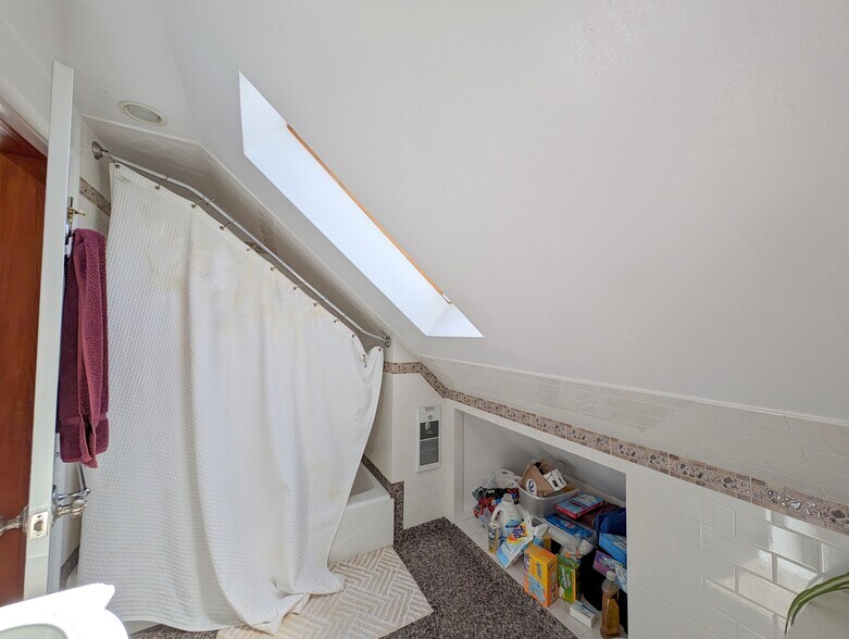 Building Photo - 36 Orchard St