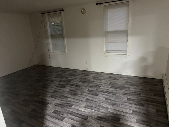 Building Photo - 48 Clinton St