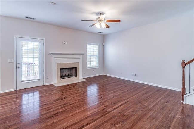 Building Photo - 2849 Suttonwood Way NE
